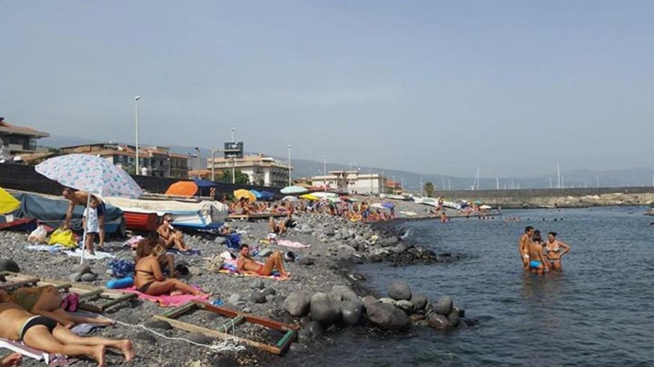 Via Pisa Hotel Riposto Kültér fotó