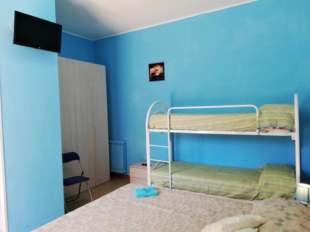 Via Pisa Hotel Riposto Kültér fotó